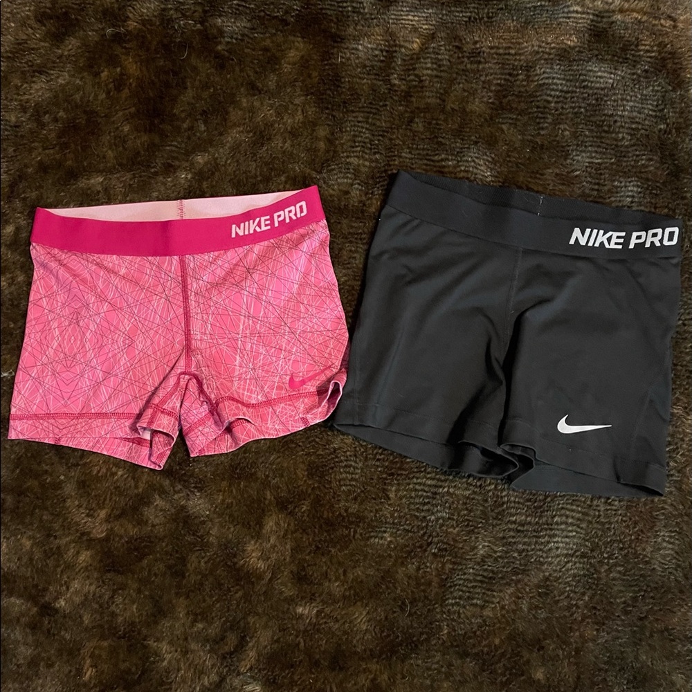 Nike bundle!! 2 pairs of shorts and 2 jackets